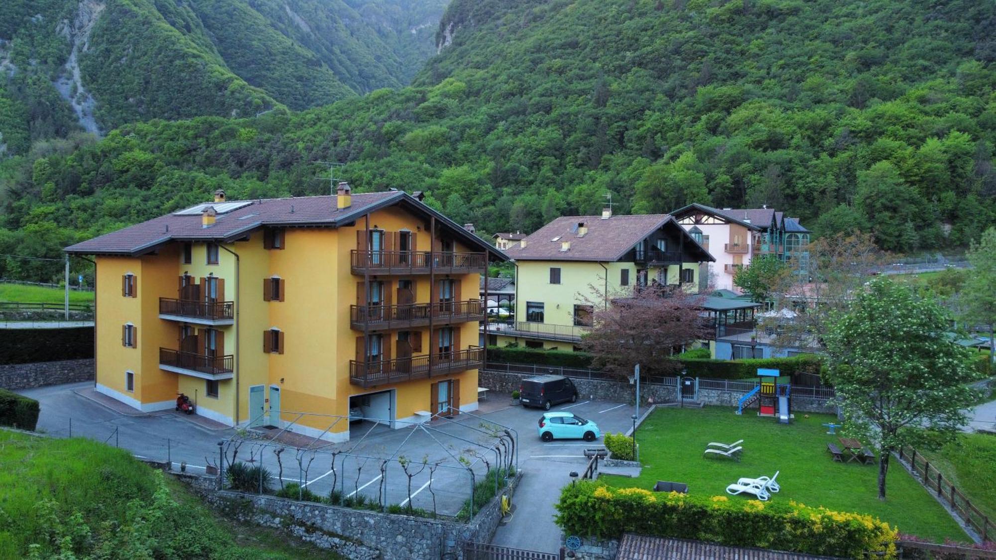 Aparthotel Residenza Arcobaleno Tenno Exterior foto