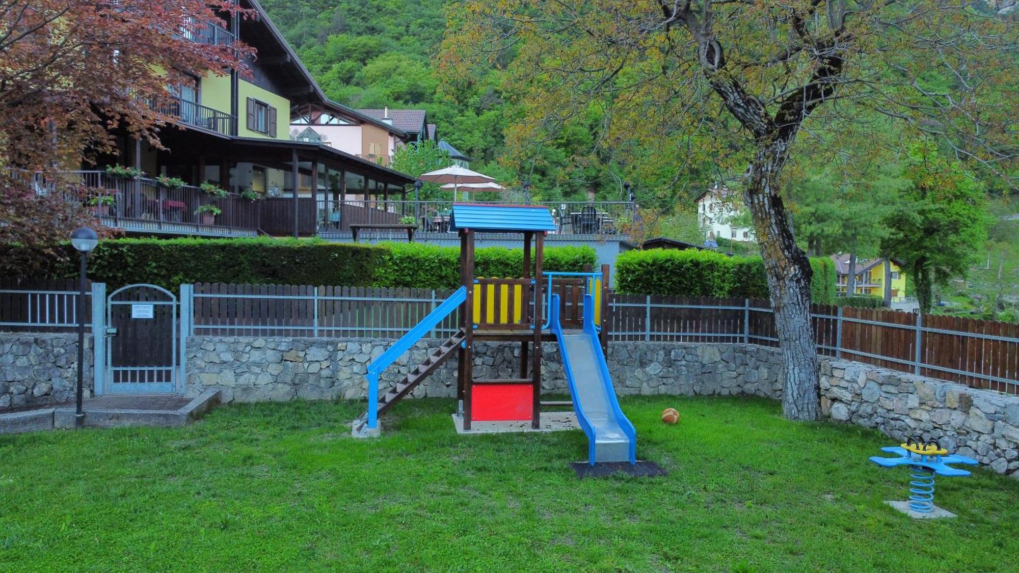 Aparthotel Residenza Arcobaleno Tenno Exterior foto